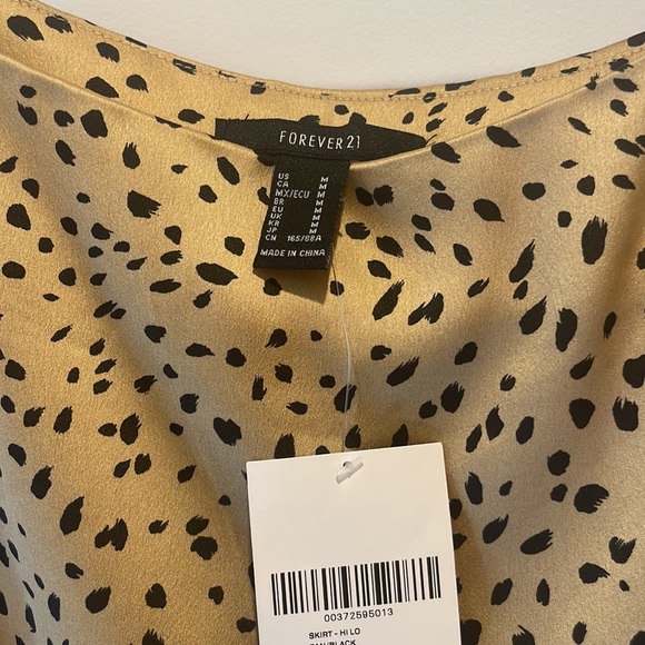 Forever 21 asymmetrical skirt - Picture 3 of 3